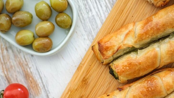 Zeytinli Börek Tarifi