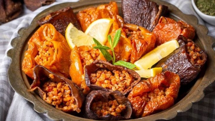Zeytinyağlı Kuru Patlıcan Dolması Tarifi
