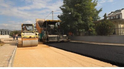 5 Sokakta Asfalt Kaplama Çalışması Yapılıyor