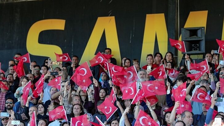 Aliağa Atatürk Stadyumu’nda Cumhuriyet Coşkusu