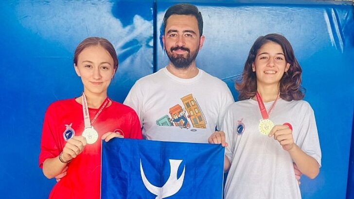Aliağalı Bayan Taekwondocular Tepede