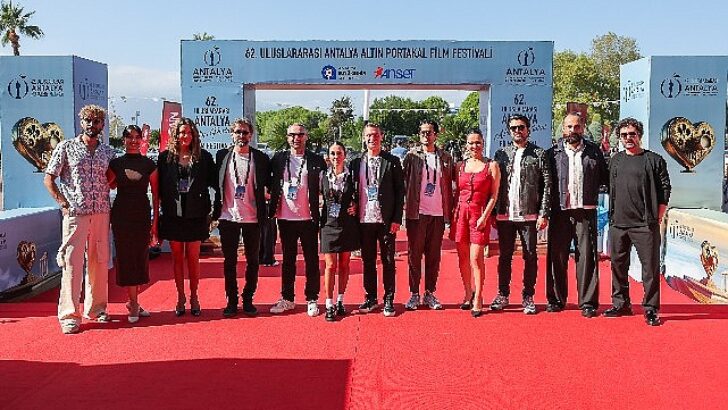 Altın Portakal yarışında bugün beyazperdeye, hayatta kalma kıssaları yansıdı