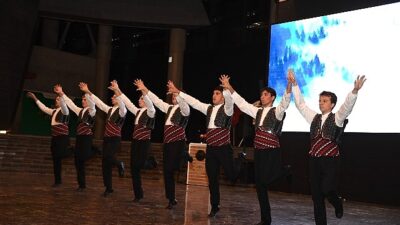 Atatürk’ün Bursa’ya gelişinin 103’üncü yıl dönümü Osmangazi’de süper şovla kutlandı