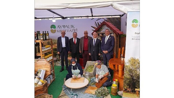 Ayvalık’ta Zeytin ve Zeytinyağı Büyük Şenlik Pazarı Açıldı.