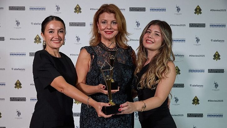 Bingo ve Molped Stevie Awards’le Taçlandırıldı!