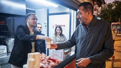 Bornova’da soğuk sabahlar sıcak çorbayla ısınıyor