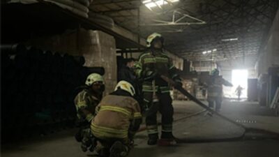 Bornova’daki depo yangınına süratli müdahale