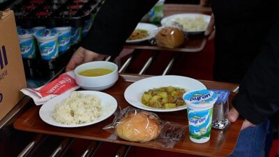 Burhaniye Belediyesi Kent Lokantası’nda dayanışma var