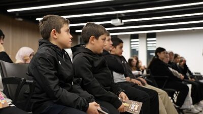 Çocuk kitap muharrirleri, “Çocuklarınızı prizden çekin” dedi ve ekledi; “Teknoloji değil, hayal büyütür”