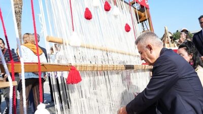 Cumhuriyetimizin 102. Yılı İzmir’de Coşkuyla Kutlanıyor