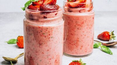 Dondurmalı Çilek & Fesleğen Smoothie Tarifi