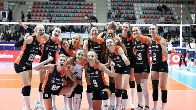 Eczacıbaşı Dynavit, deplasmanda galip