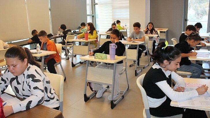 Efes Selçuk Belediyesi’nden öğrencilere manalı dayanak