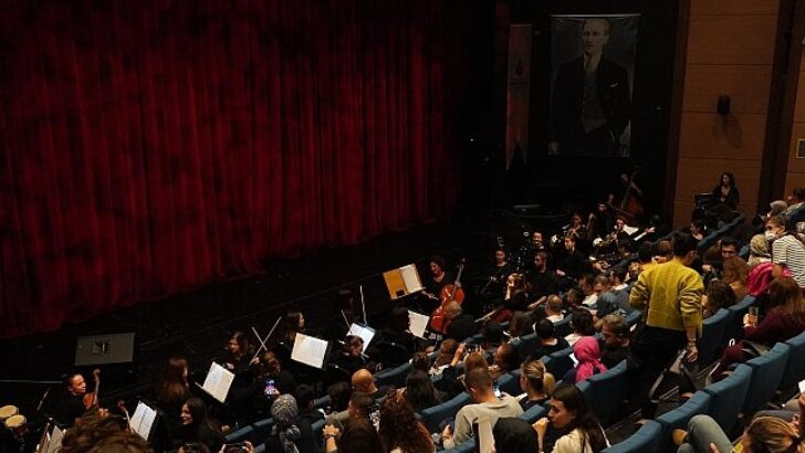 “Fosforlu Cevriye” Bahçelievler’de Göz Kamaştırdı