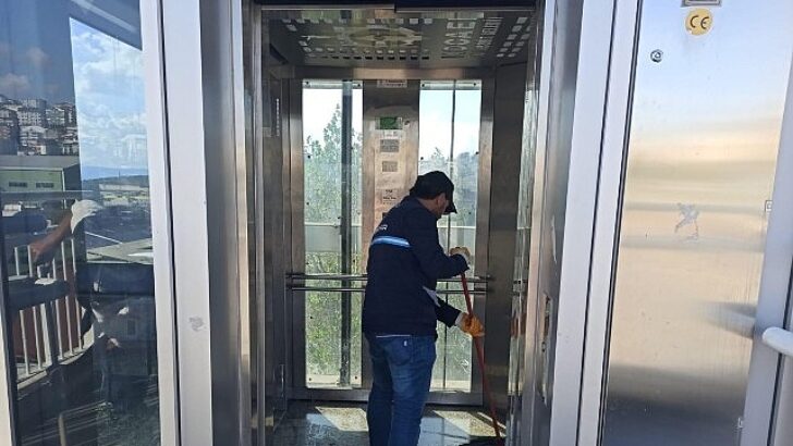 Gebze bölgesinde üst geçit asansörleri pırıl pırıl