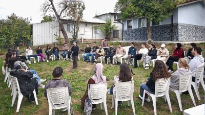Gençler Nilüfer’in Üçpınar Mahallesi’nde bir ortaya geldi