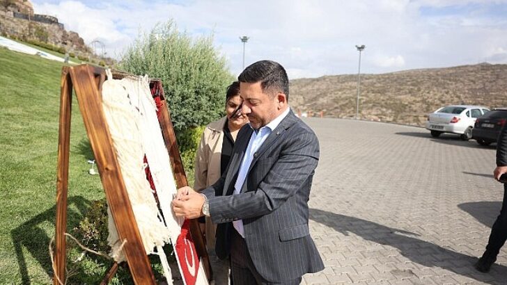 “İlmek İlmek Türkiye” Projesinde Son İlmeği Lider Rasim Arı Attı