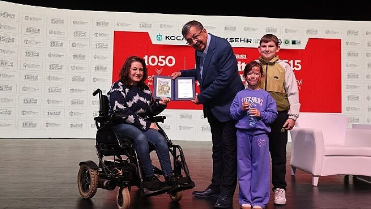 İnanç, Kitap Fuarı’nda “Can Veren Pervaneleri” anlattı