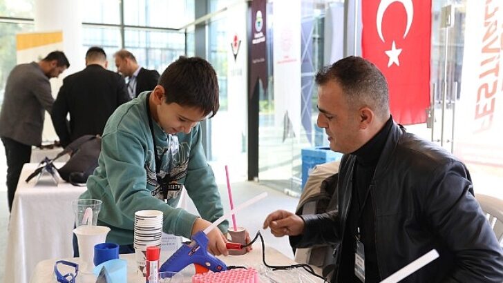 İnegöl’de Bilim Şöleni Başladı
