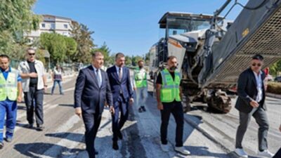 İzmir’in yollarında gece gündüz asfalt çalışması