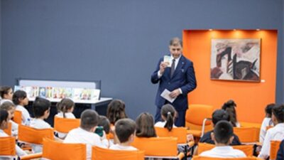 İzmirli çocuklar, Lider Tugay’la okuma saatinde buluştu