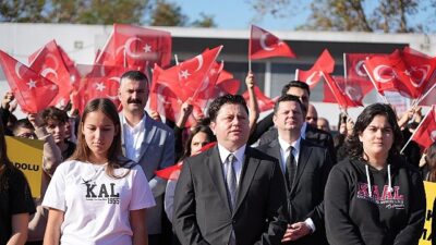 Kadıköy’de, 29 Ekim Kutlamaları Meşale Yakma Merasimi ile Başladı