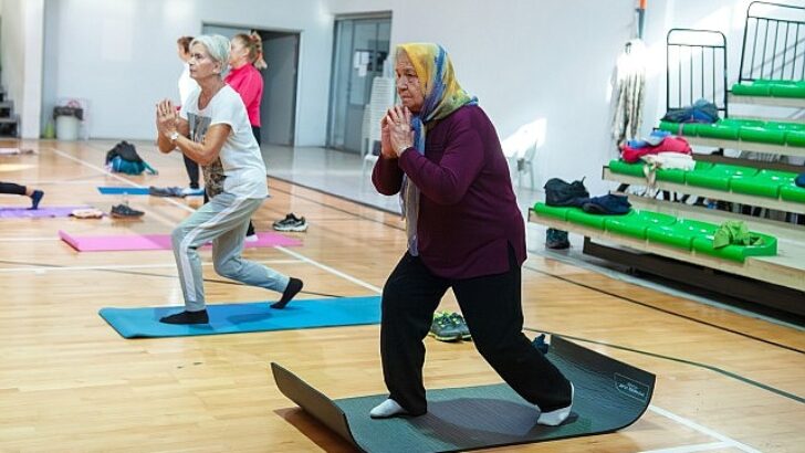 Karşıyaka’da sabah aktiviteleri spor salonlarına taşındı