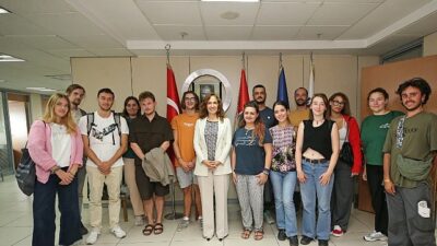 Karşıyakalı öğrencilere milletlerarası eğitim takviyesi