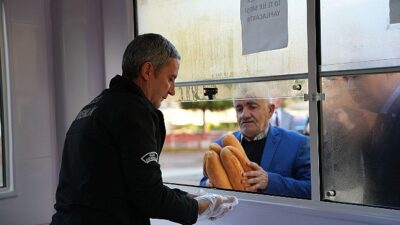 Kemalpaşa’da Halk Ekmek’e Ağır İlgi