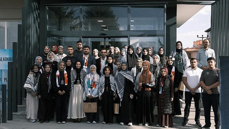 Kudüs Çalışma Kümesi’nin “Hakikate Bir Geçit” Çalıştayı Liseli Gençlere Filistin Farkındalığı Kazandırıyor