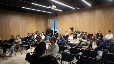 Kutlu’dan Tepük oyunu, Arpacı’dan Momo hikayesi