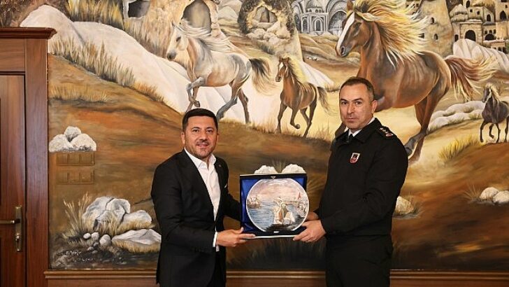 Lider Arı, JAKEM Kumandanı Fırat’ı Makamında Ağırladı