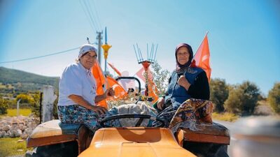 Lider Hatice Gençay, Cumhuriyet Bayramı Münasebetiyle Düzenlenen Akköy Cumhuriyet Konvoyuna Katıldı