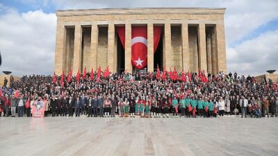 Lider Özarslan ve Binlerce Keçiörenli Anıtkabir’de Ata’nın Huzurunda