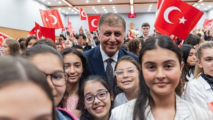 Lider Tugay gençleri ve çocukları ağırladı