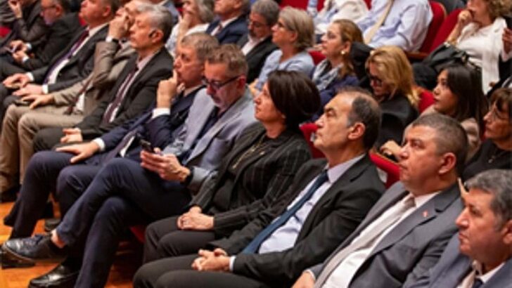 Lider Tugay kentin geleceği “İzmirNİP2054″ü tanıttı