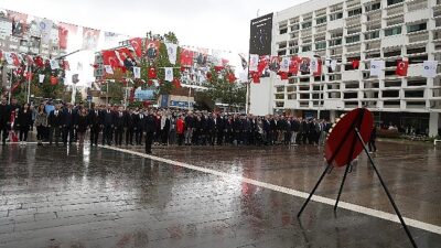 Lider Vekili Özdemir çelenk sunma merasimine katıldı 