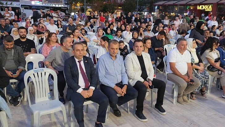 Minik öğrencilerden Cumhuriyet Bayramı kutlaması
