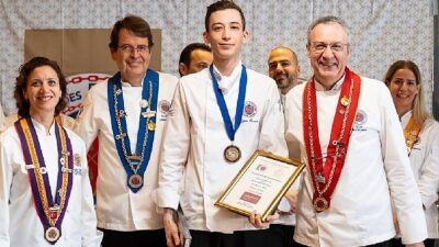 Mövenpick Hotel Istanbul Marmara Sea’nin Genç Şefi Engin Özcan, “Jeunes Chefs Rôtisseurs” Müsabakasında Gümüş Madalya ile Ödüllendirildi