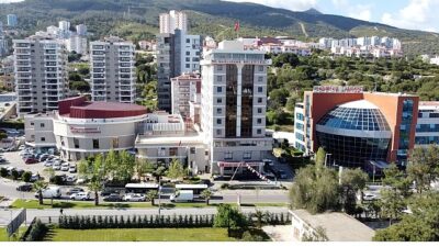 Narlıdere Belediyesi’nden minik öğrencilere çanta ve kırtasiye dayanağı