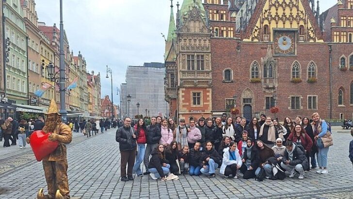 Nilüferli kız çocukları Polonya’da farklı kültürlerle buluştu