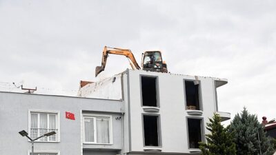 Osmangazi’de Ruhsatsız Katlara Anında Müdahale