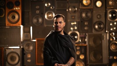 Ozan Kartal’dan geleneksel ritimlere modern yorum: ‘Zeibeck In The Desert’ yayında!