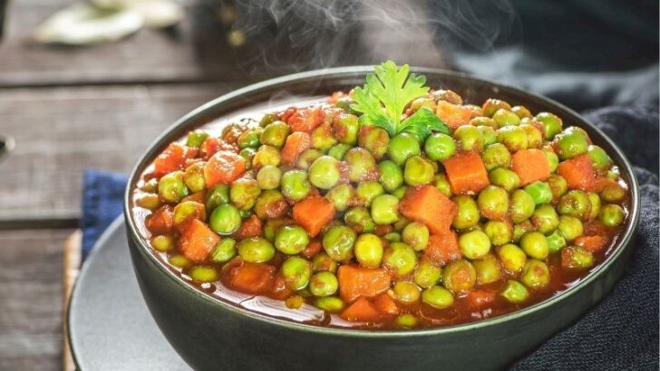Patatesli Havuçlu Bezelye Yemeği Tarifi