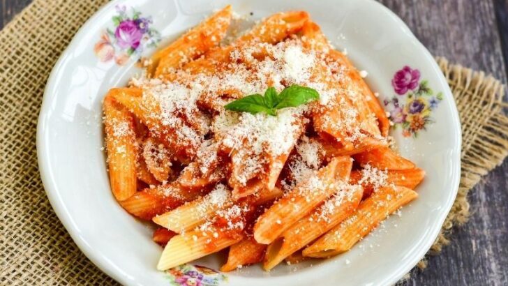 Pratik Domatesli Makarna Tarifi