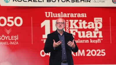 Prof. Dr. Sayar’dan, Kitap Fuarı’na övgü
