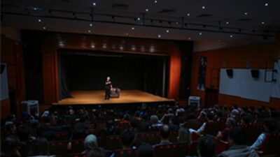 Tahsin Hasoğlu’ndan İZKİTAP’ta kahkaha dolu gece