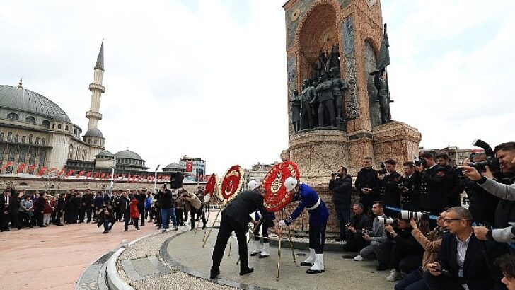 Taksim’de Cumhuriyet’in 102. Yıl Kutlaması