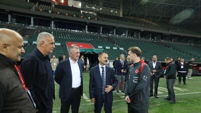 Tarihi maç öncesi Ulusal Grup’ya moral verdiler