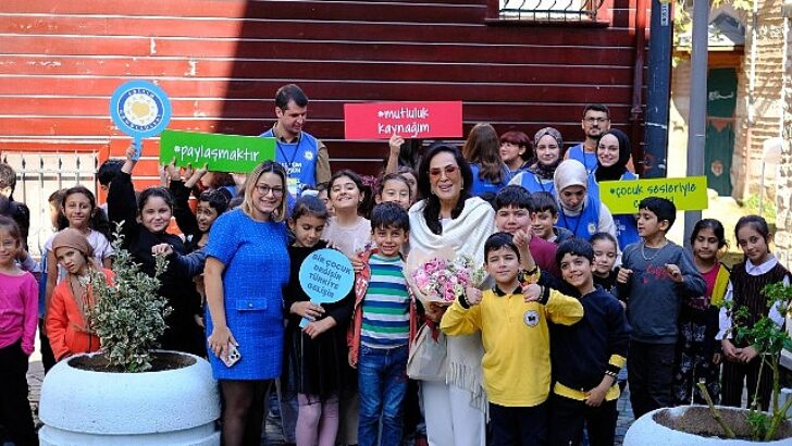 Türkan Şoray TEGV’in 30. yılına mana kattı: “Eğitim bir toplumun geleceğini aydınlatan en güçlü ışıktır”